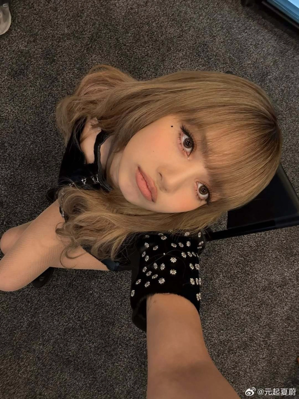 Coachella Lisa màn xuất hiện huyền thoại tại lễ hội âm nhạc