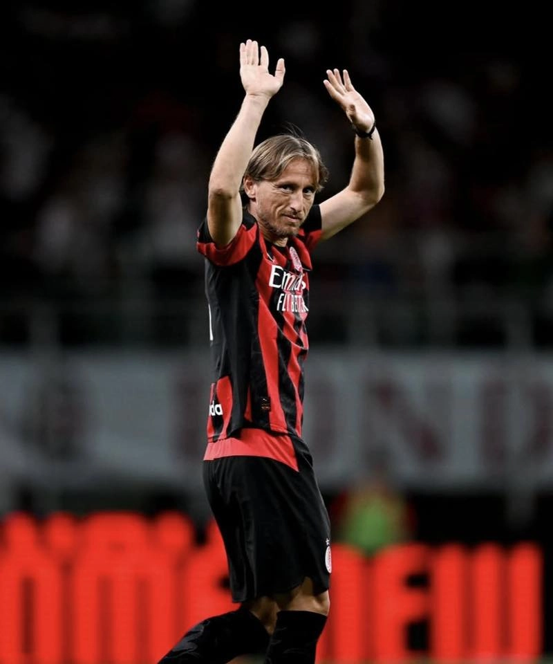 Luka Modrić Real trái tim của hàng tiền vệ hoàng gia Tây Ban Nha