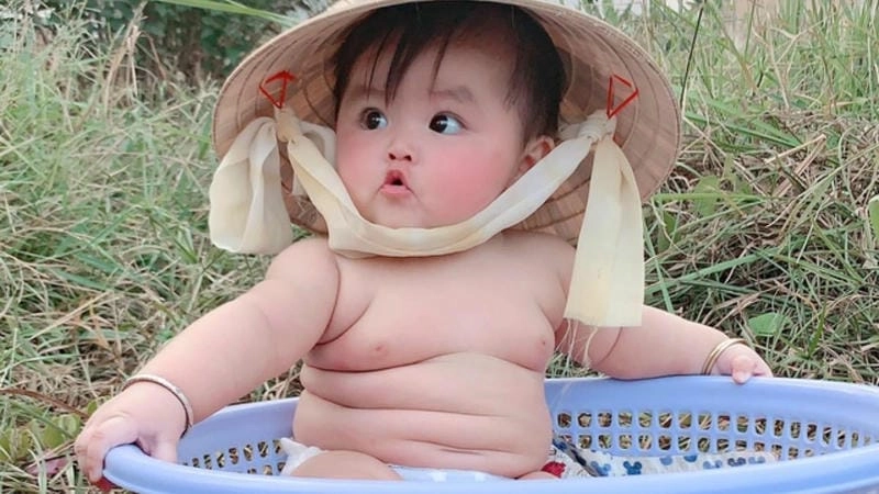 Cùng du ngoạn meme ảnh em bé cute mới nhất