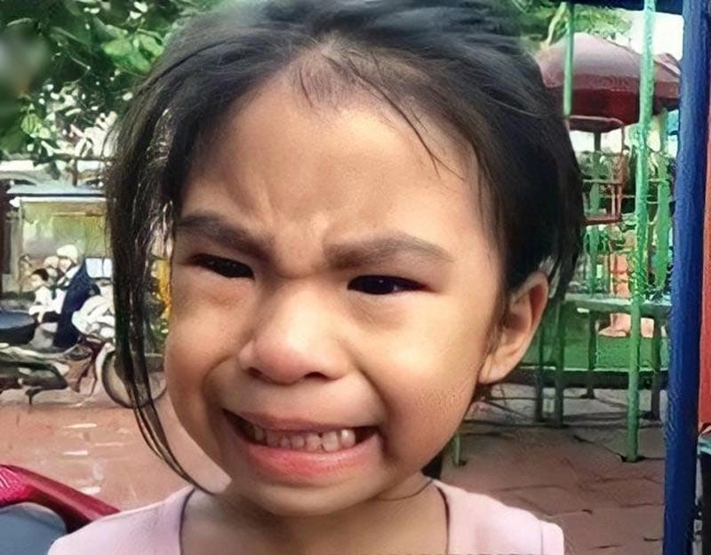 Khám phá những bức ảnh meme khóc hài hước