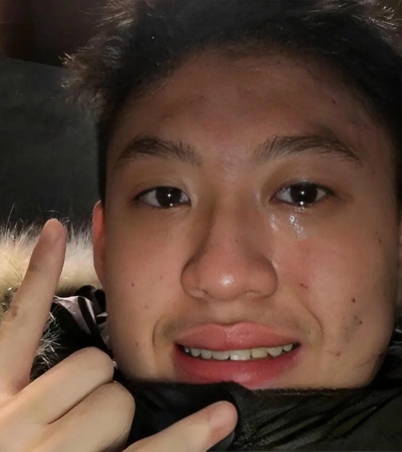 Lạc lối trong meme khóc bá đạo