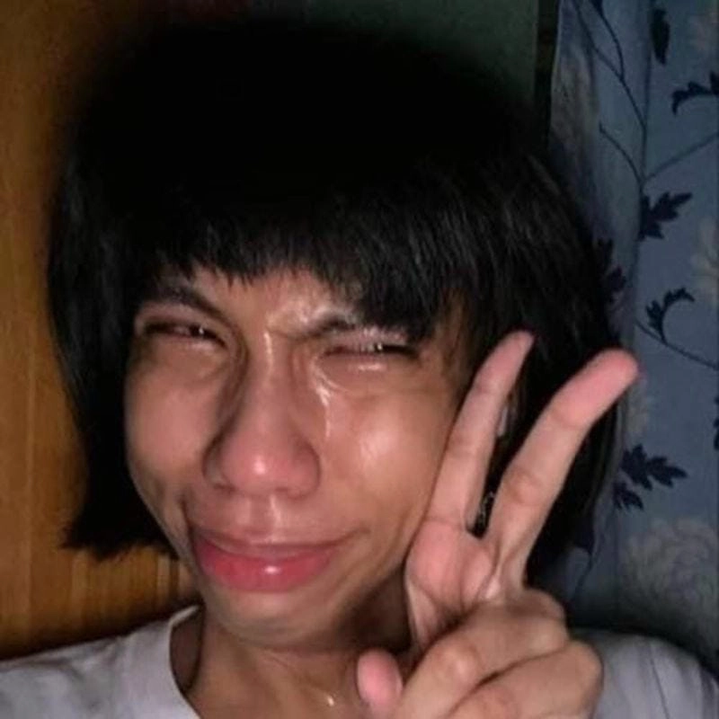 Thức dậy cùng những hình meme khóc troll