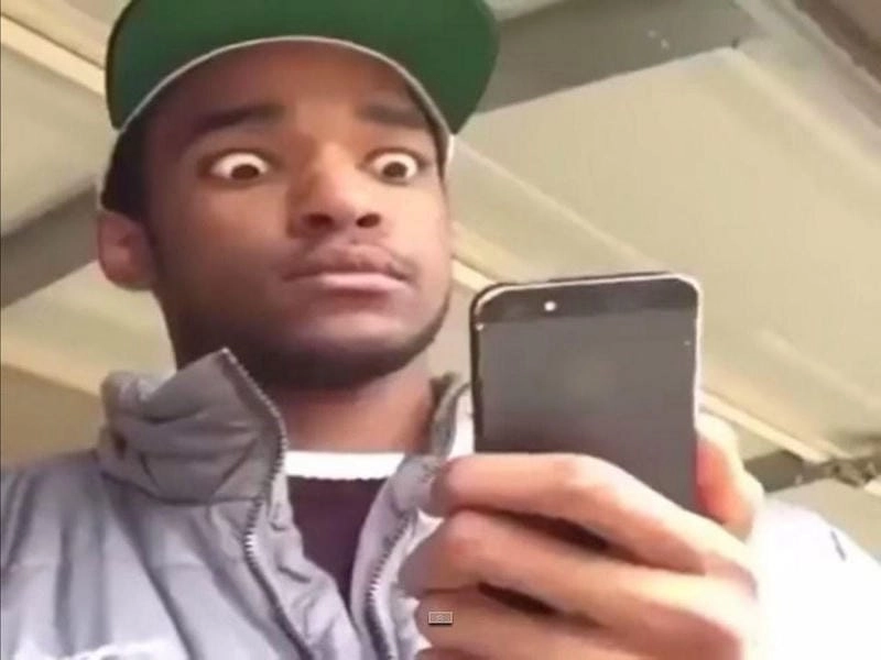 Khám phá những bức ảnh meme ngạc nhiên hài hước