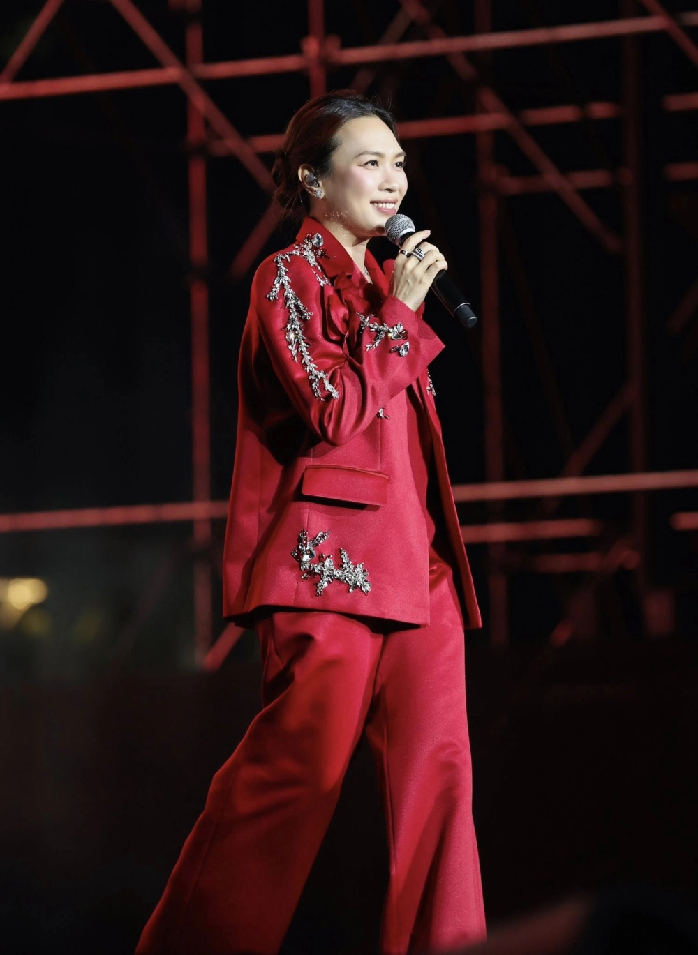 Mỹ Tâm sinh năm bao nhiêu, cô sinh năm 1981