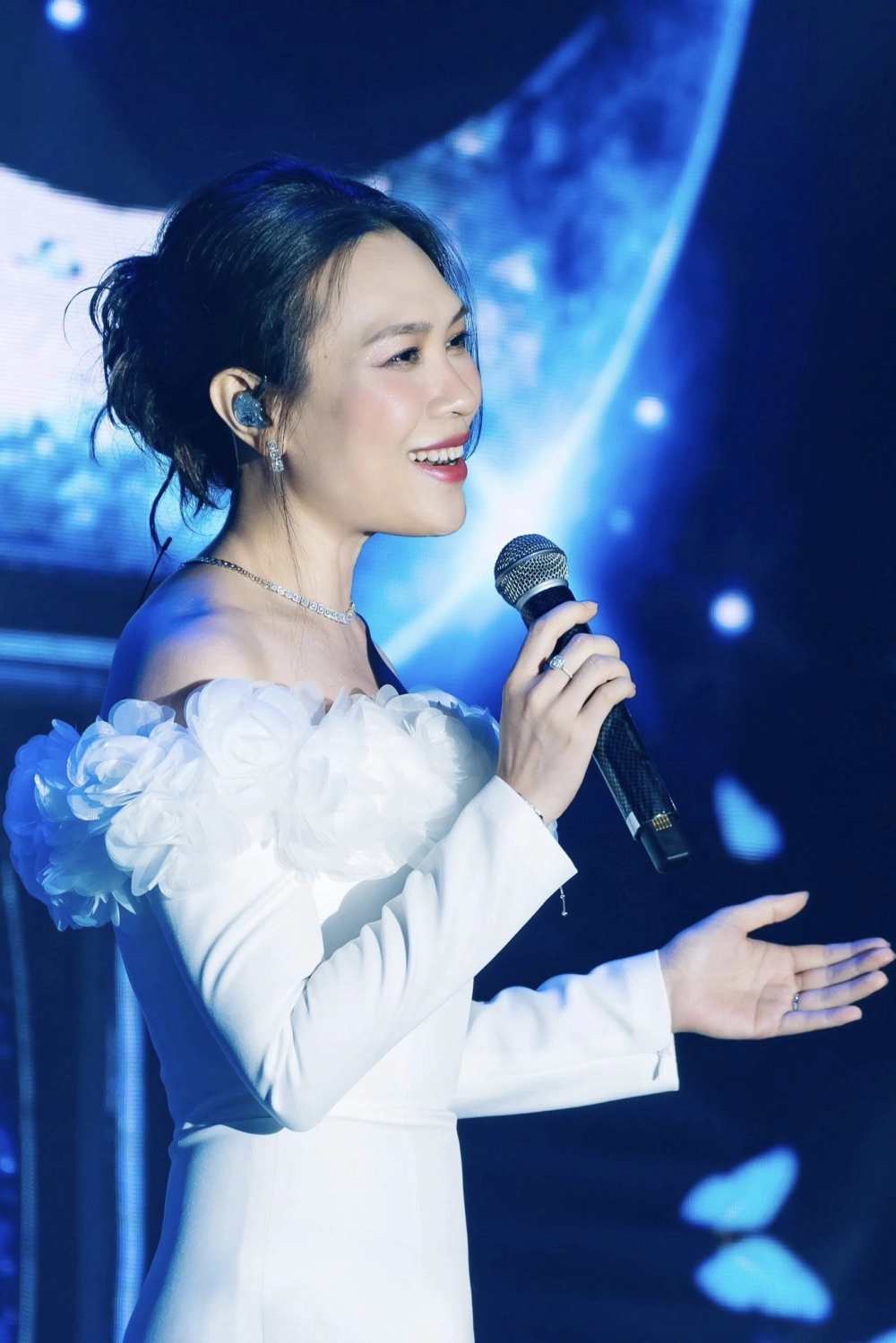 2 ngày 1 đêm Mỹ Tâm gây sốt với sự xuất hiện