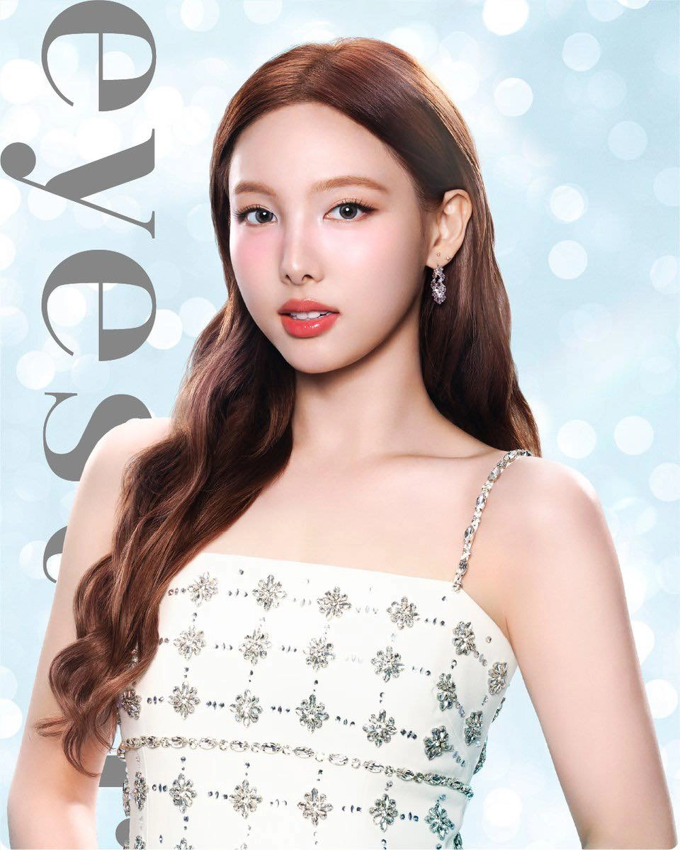 Nayeon body cân đối với đường nét quyến rũ và sức hút riêng biệt