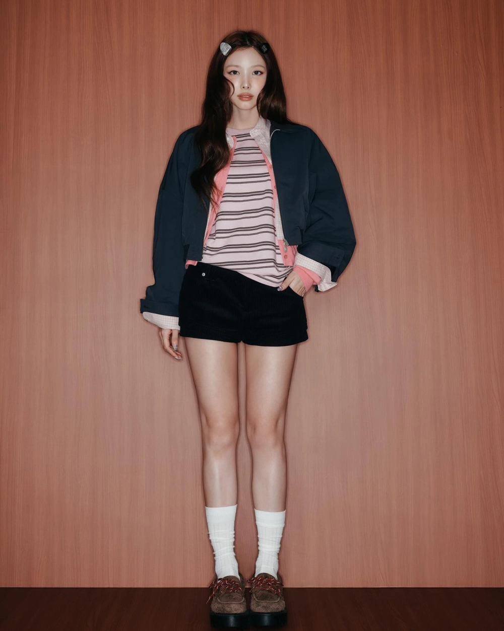 Nayeon chiều cao, cô cao khoảng 1m63 với vóc dáng cân đối