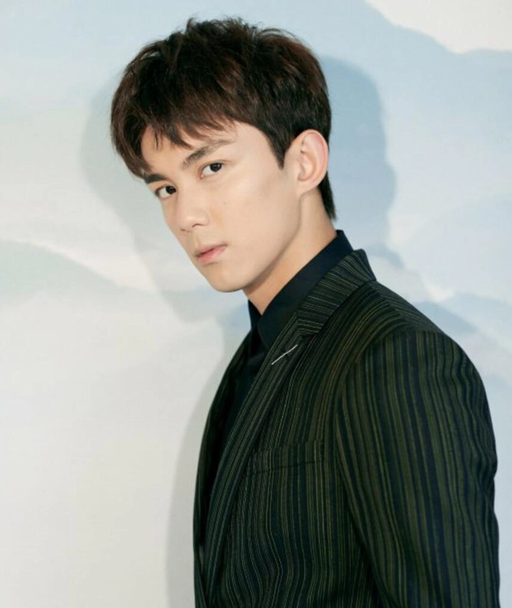 Ngô Lỗi sinh năm bao nhiêu anh sinh năm 1999