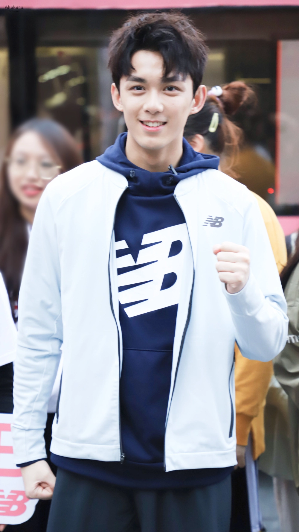 Ngô Lỗi hẹn hò tin đồn khiến fan tò mò