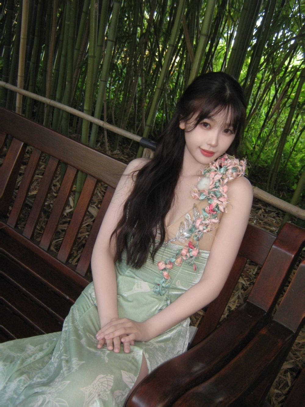 Ngu Thư Hân gia thế khiến nhiều người ngưỡng mộ