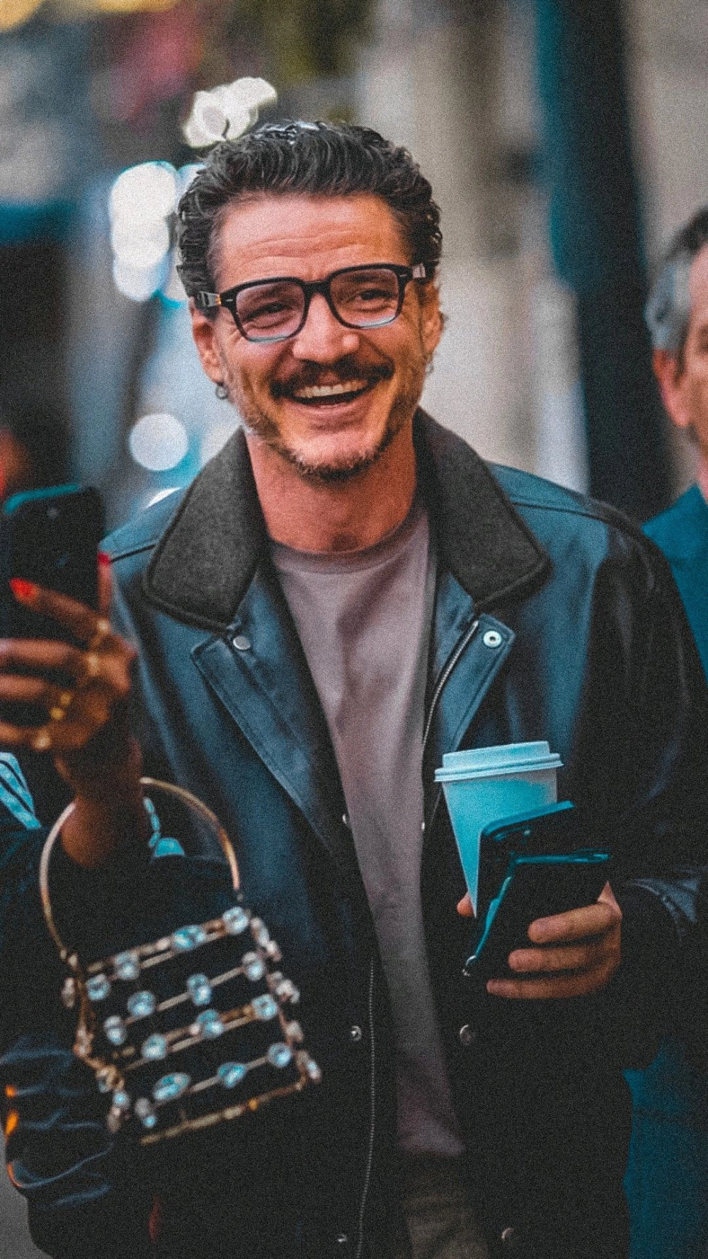 Is Pedro Pascal married là câu hỏi hot trên truyền thông