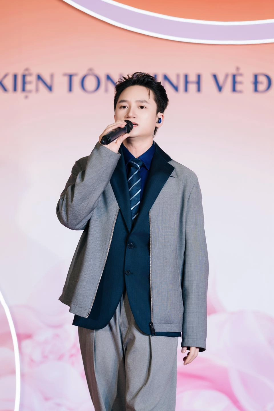 Phan Mạnh Quỳnh sinh năm bao nhiêu, anh sinh 1990