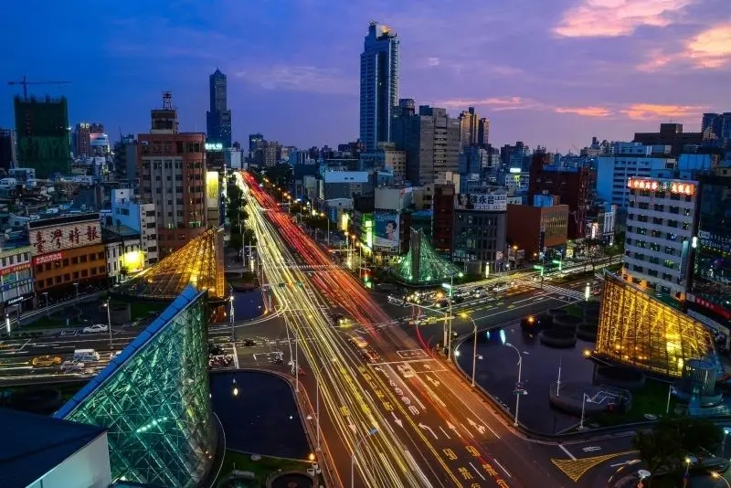 Chiêm ngưỡng cảnh đường phố Sài Gòn về đêm