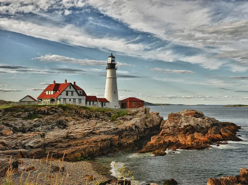 Ngắm hải đăng đẹp ở Việt Nam thơ mộng trên các bờ biển