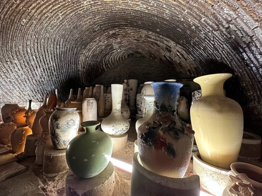 Ngắm hình ảnh làng gốm bát tràng với không gian truyền thống sống động