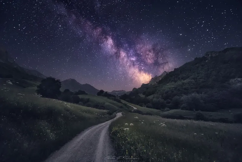 Thưởng thức Phong cảnh trời đêm đầy sao với tranh phong cảnh trời đêm đẹp