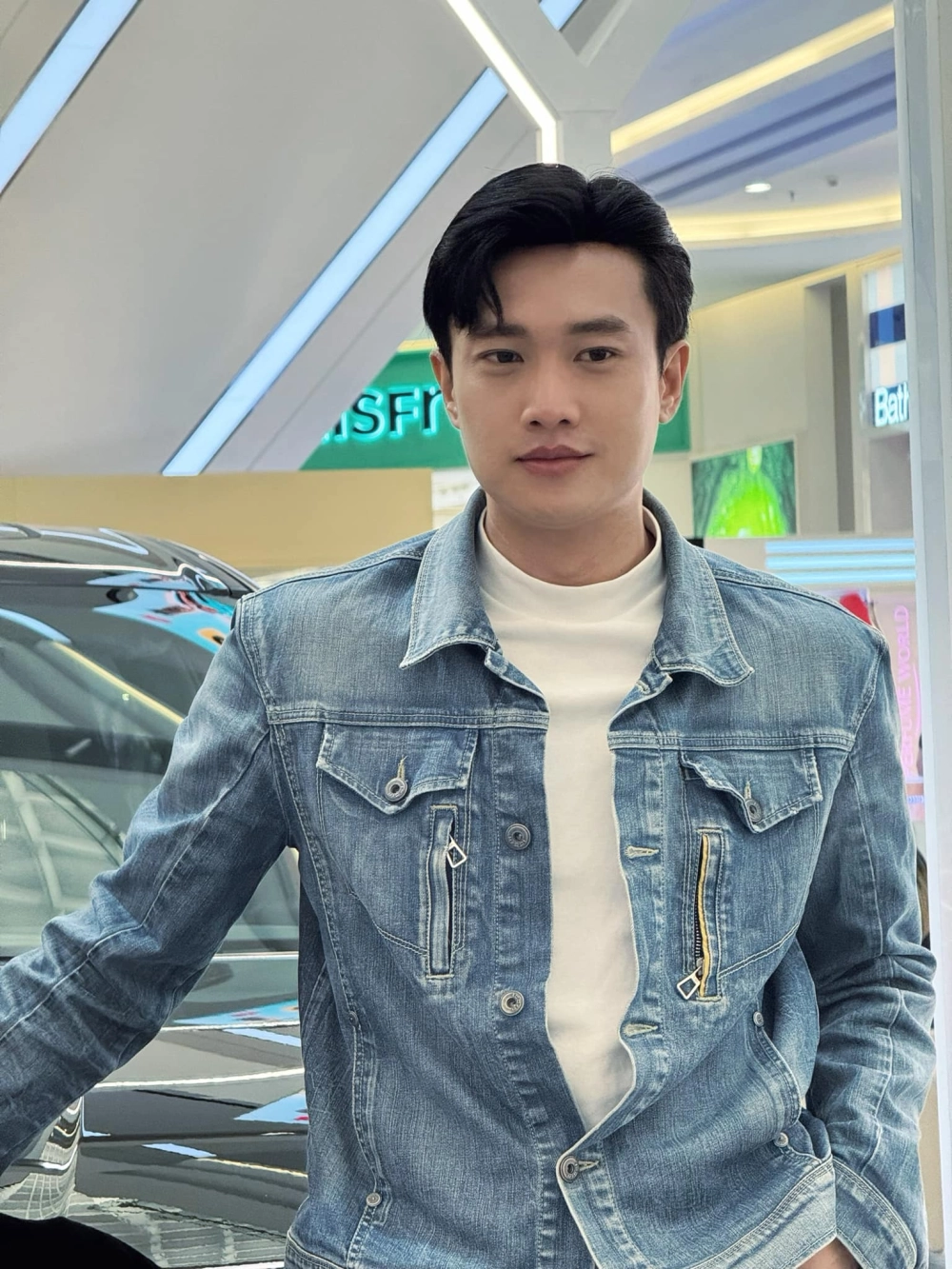 Quốc Trường cao 1m80 với ngoại hình chuẩn người mẫu