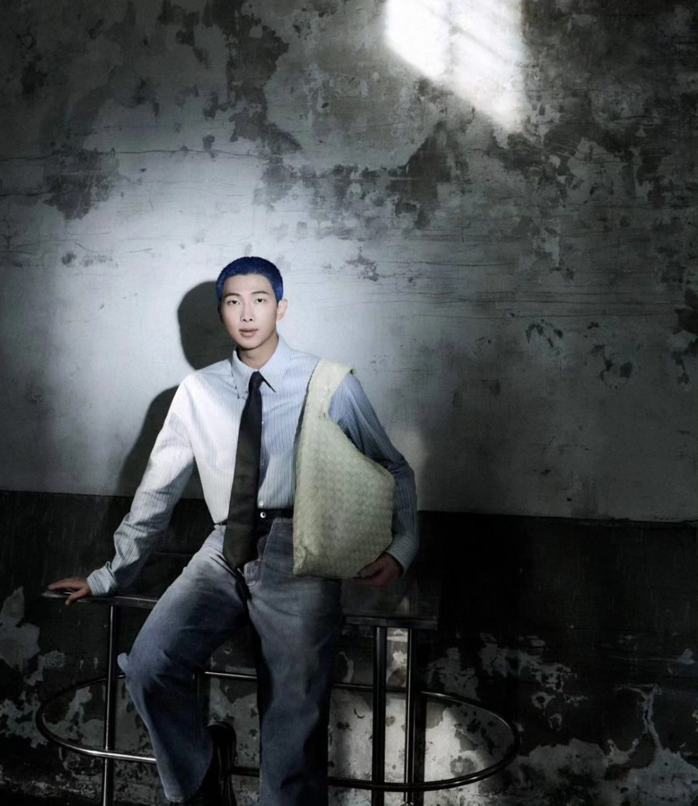 RM BTS và nghệ thuật tình yêu hội họa và sưu tầm độc đáo