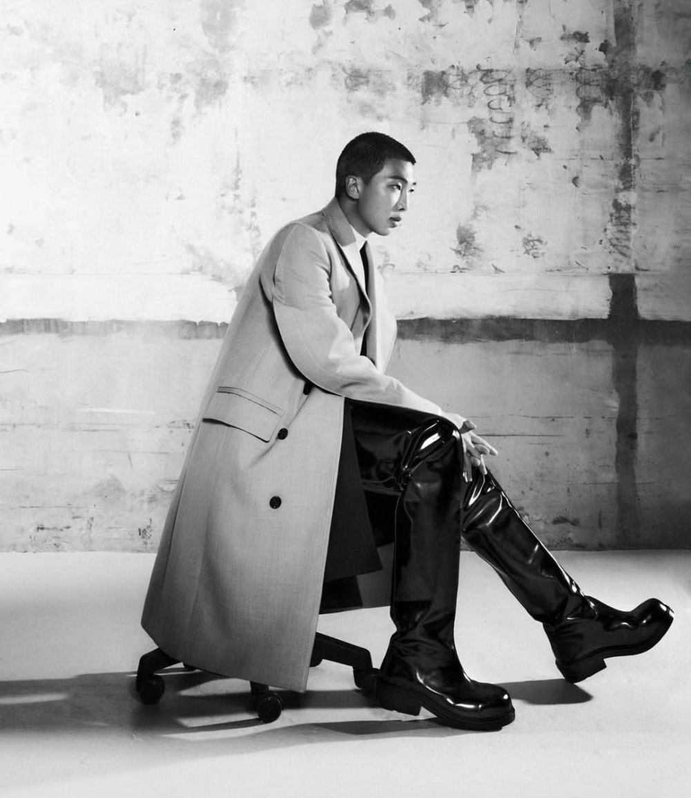 RM BTS Right place wrong person ca khúc đầy cảm xúc