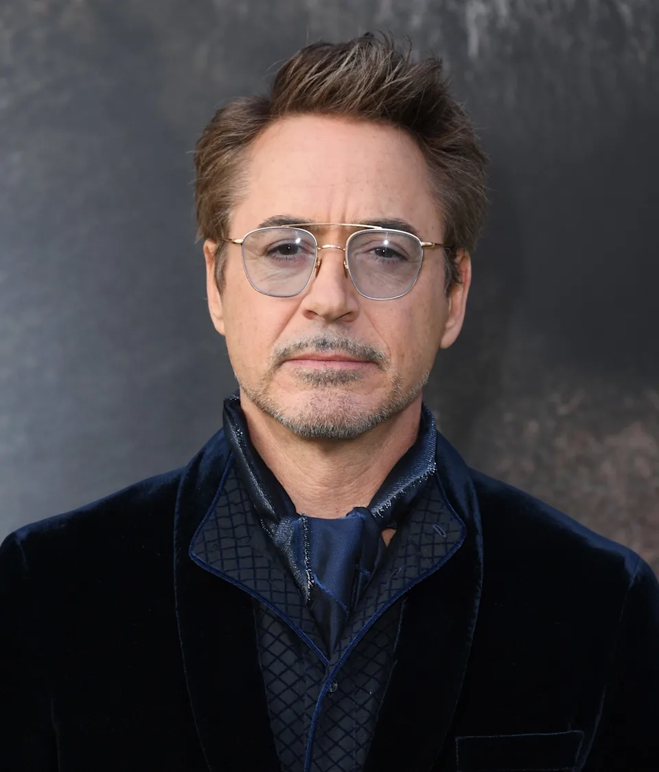 Robert Downey Jr hình ảnh tài tử huyền thoại Hollywood