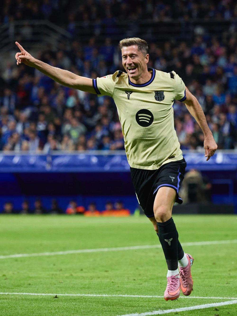 Robert Lewandowski BVB nơi khởi đầu của hành trình huy hoàng