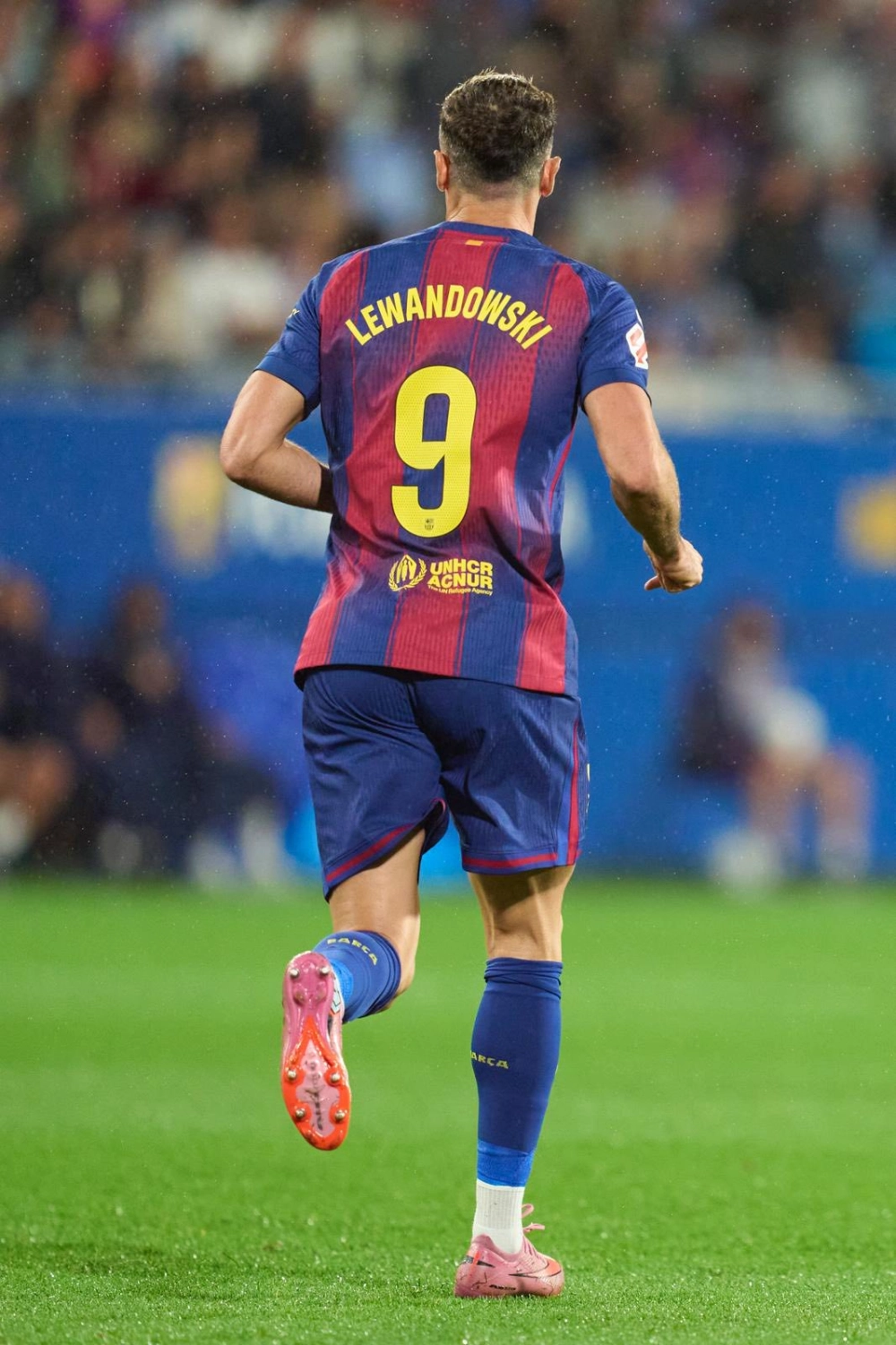 Robert Lewandowski transfer gây chú ý trên thị trường bóng đá