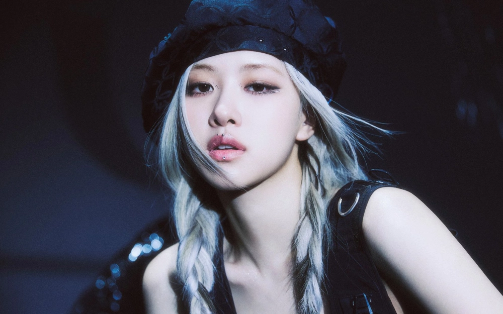 Apt Rosé phong cách thời trang sang trọng gây ấn tượng