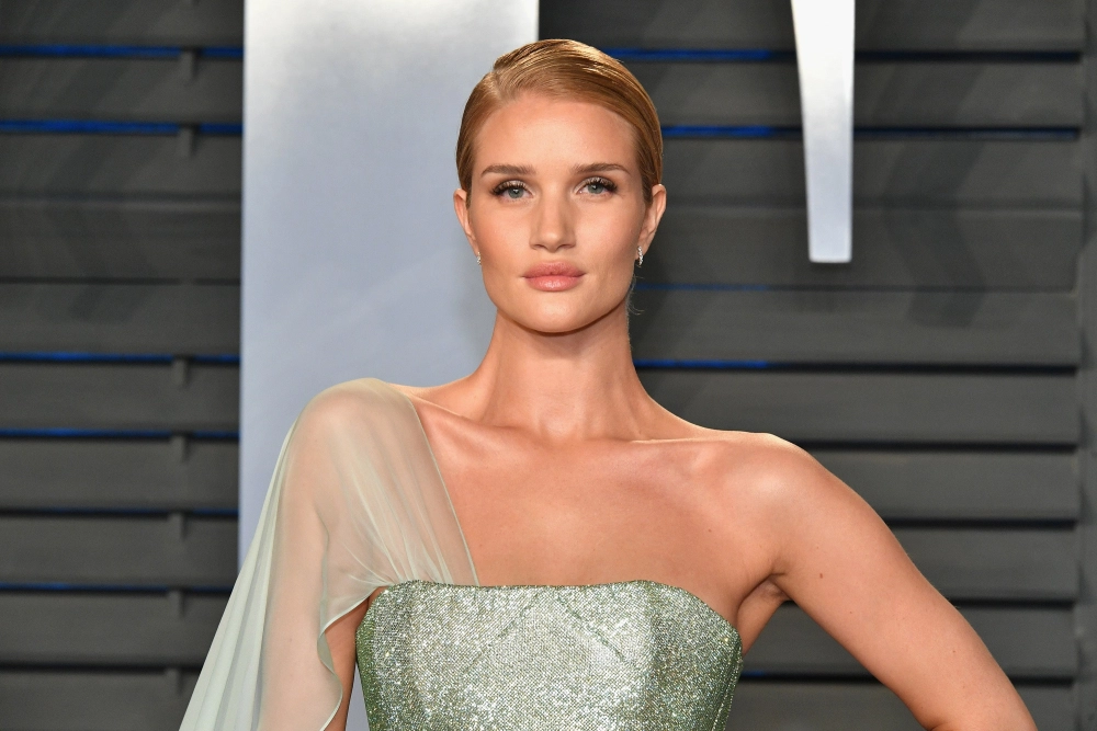 Rosie Huntington Whiteley height vóc dáng chuẩn siêu mẫu