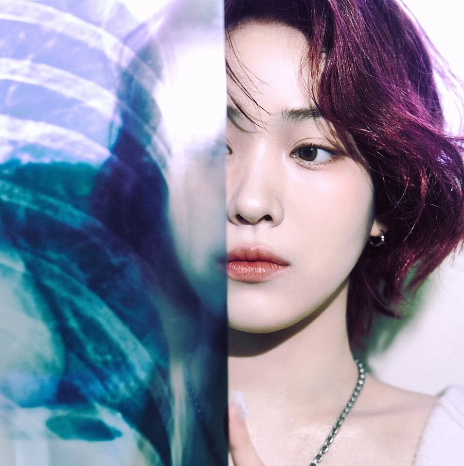 Chiều cao Ryujin ITZY khoảng 1m64 với vóc dáng cân đối khỏe khoắn