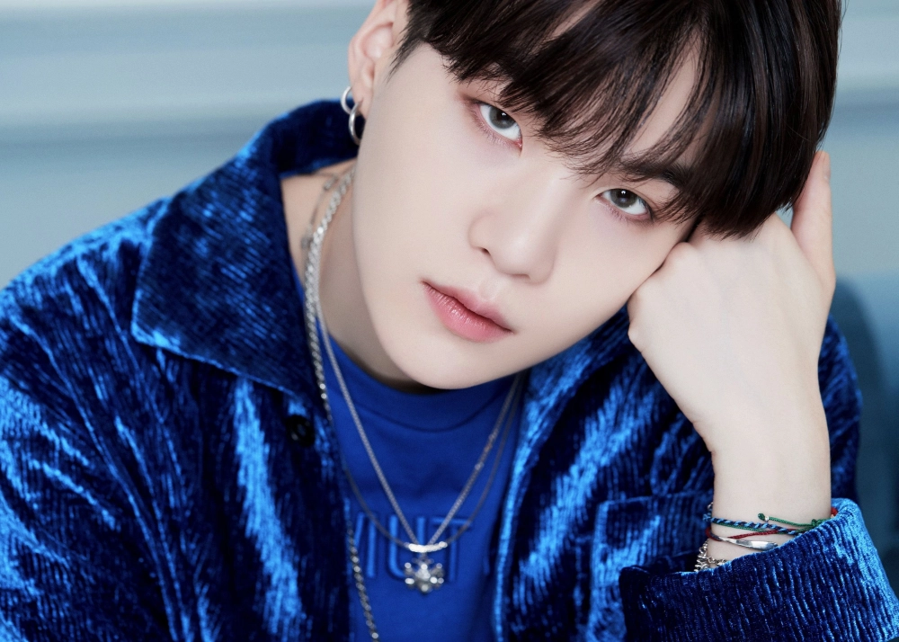 Suga BTS 4K loạt ảnh chất lượng cao gây bão cộng đồng