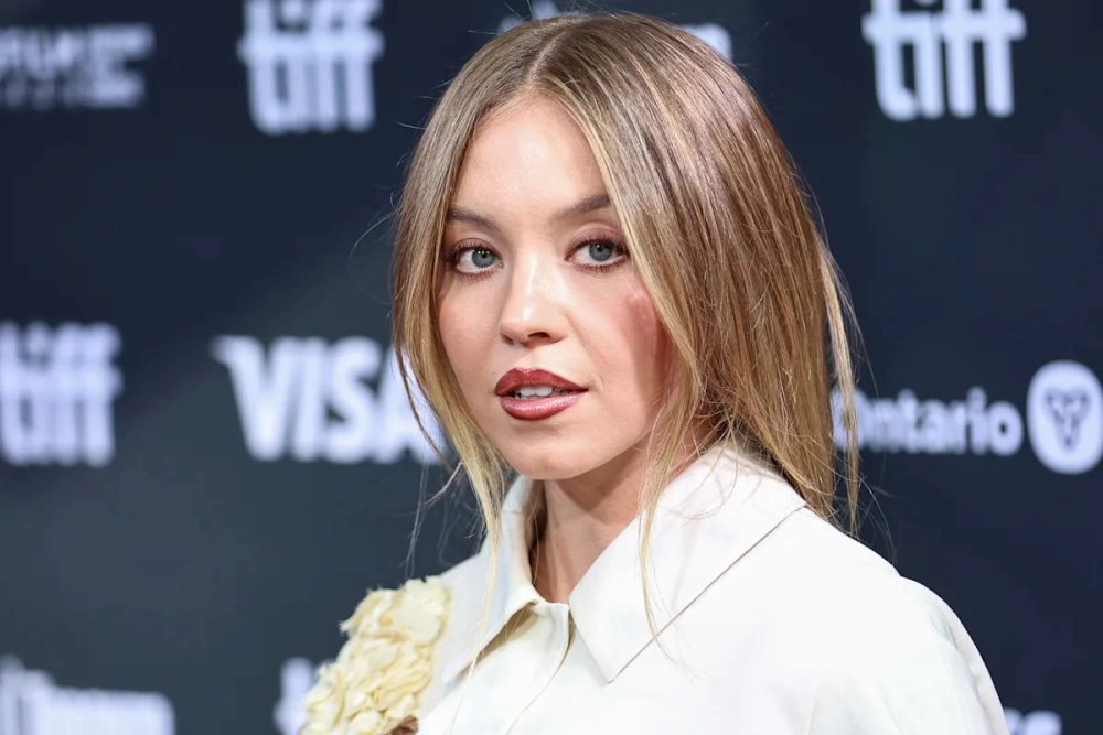 Sydney Sweeney American Eagle làm bùng nổ xu hướng thời trang giới trẻ