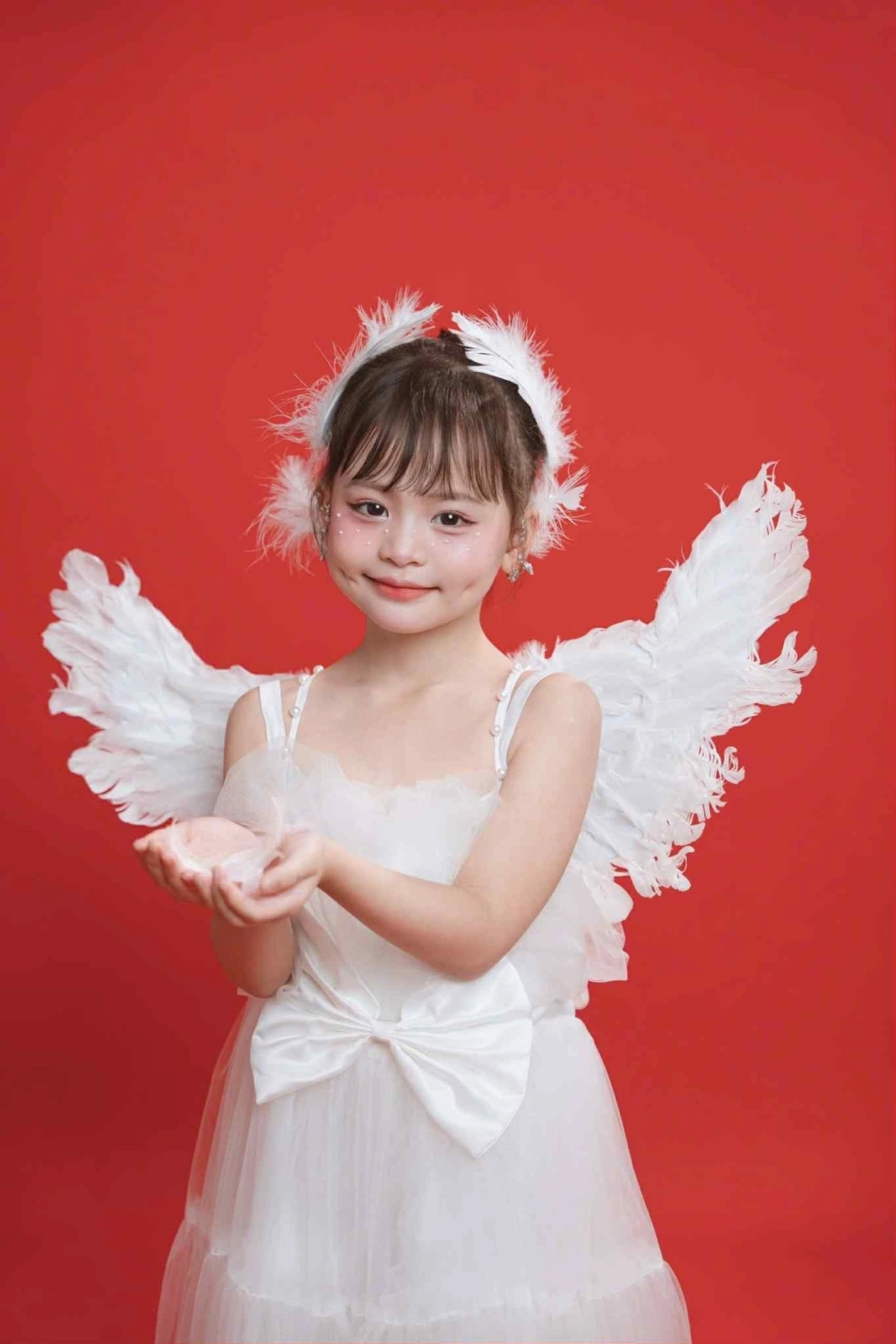 Tải hình ảnh bé gái dễ thương cho điện thoại của bạn thêm xinh