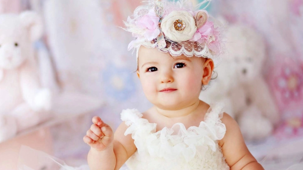 Hình ảnh bé gái dễ thương cho điện thoại dễ thương và những biểu cảm ngộ nghĩnh