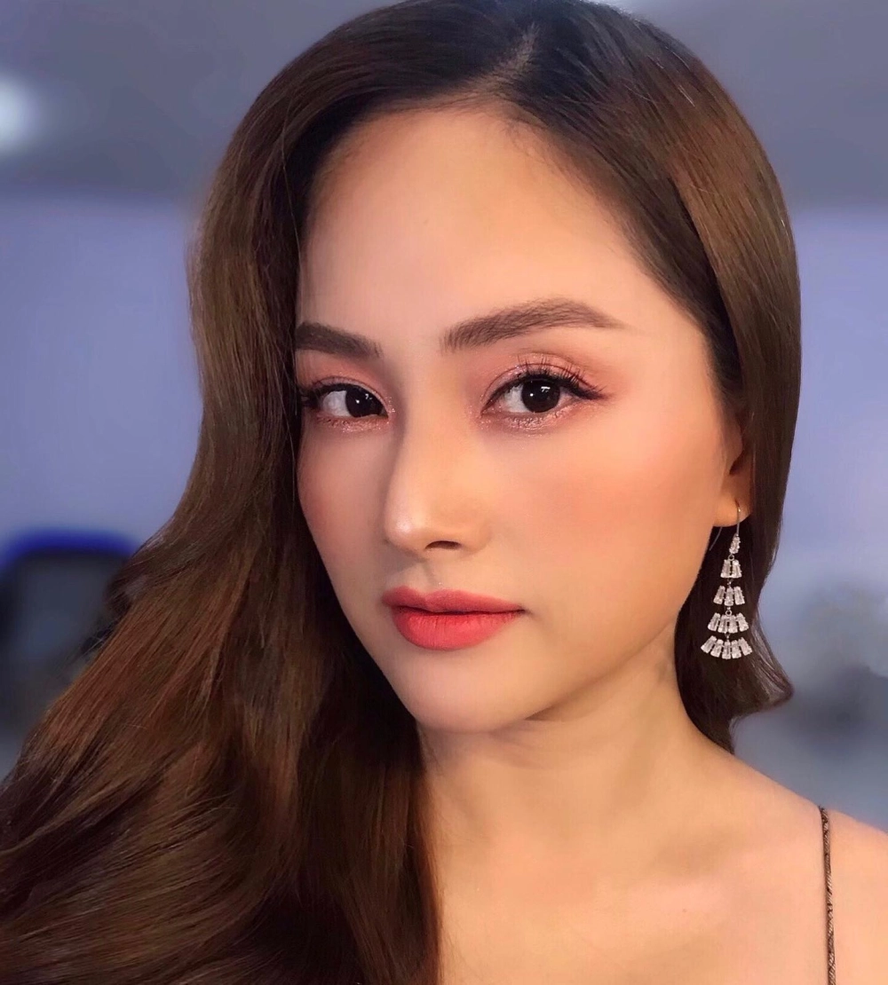 Hình nền gái 2k5 cho điện thoại với phong cách trẻ trung, năng động