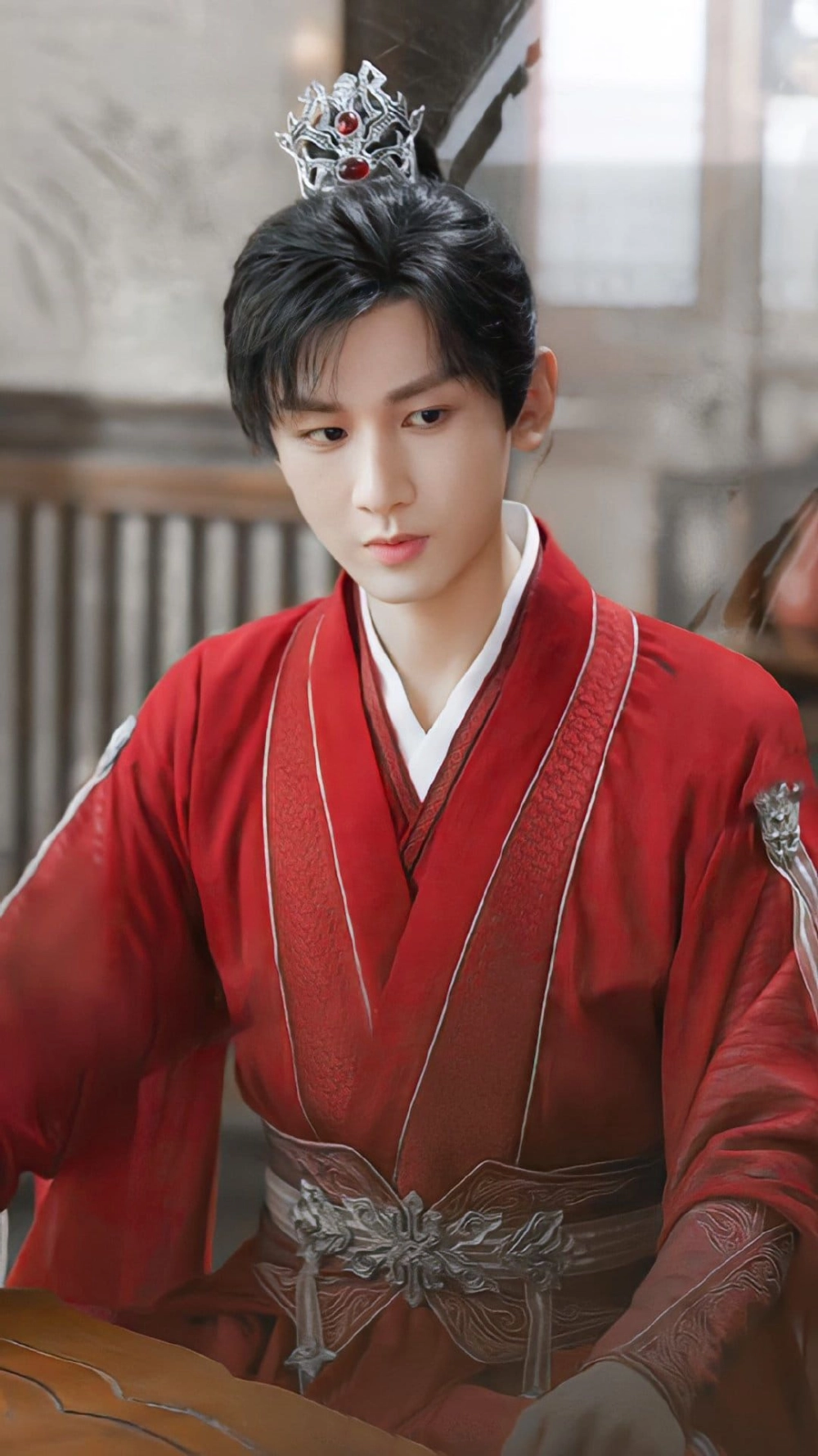 Diễn viên Thành Nghị sở hữu ánh mắt buồn đầy cuốn hút