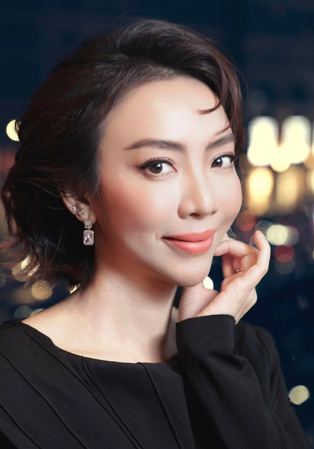 Hài Thu Trang mang phong cách duyên dáng và gần gũi