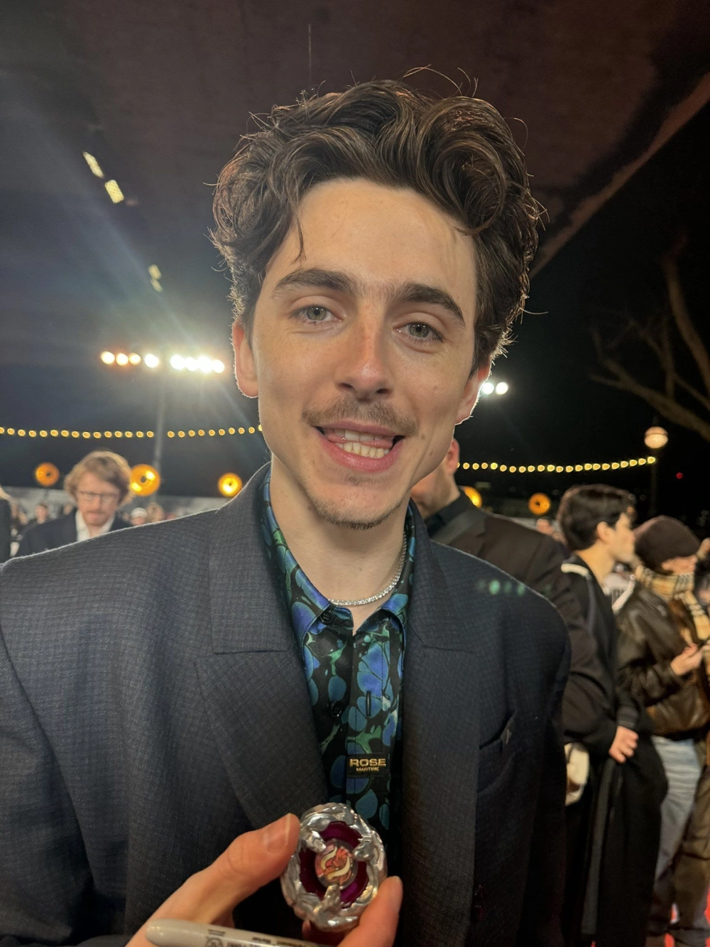 Timothée Chalamet hair phong cách tóc lãng tử cuốn hút