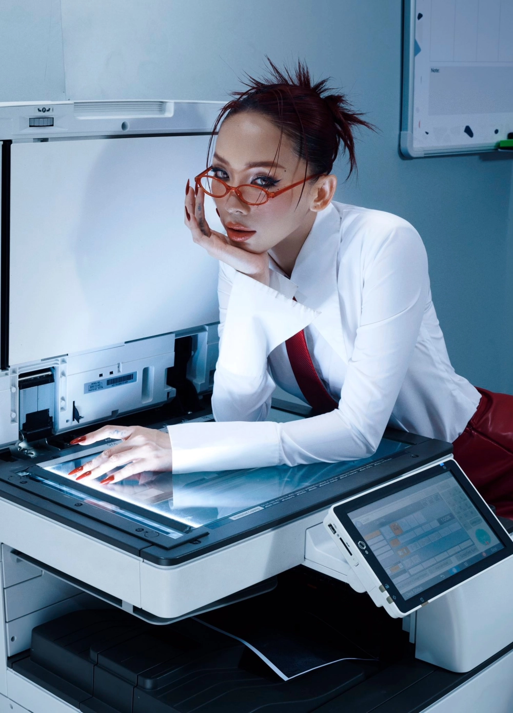 Tóc Tiên tên thật là Nguyễn Khoa Tóc Tiên