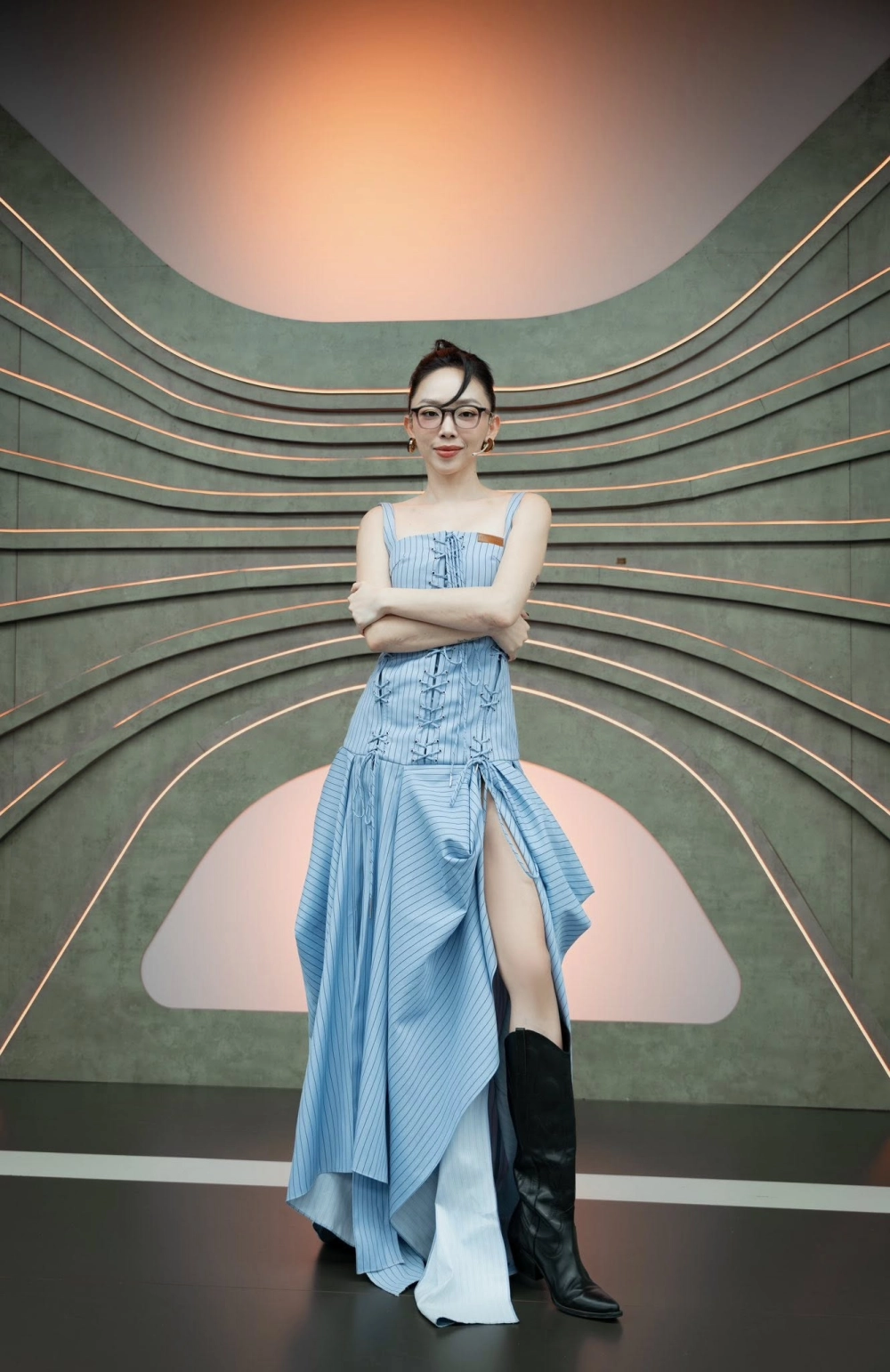 Tóc Tiên là ai, cô là ca sĩ nổi tiếng của Vpop