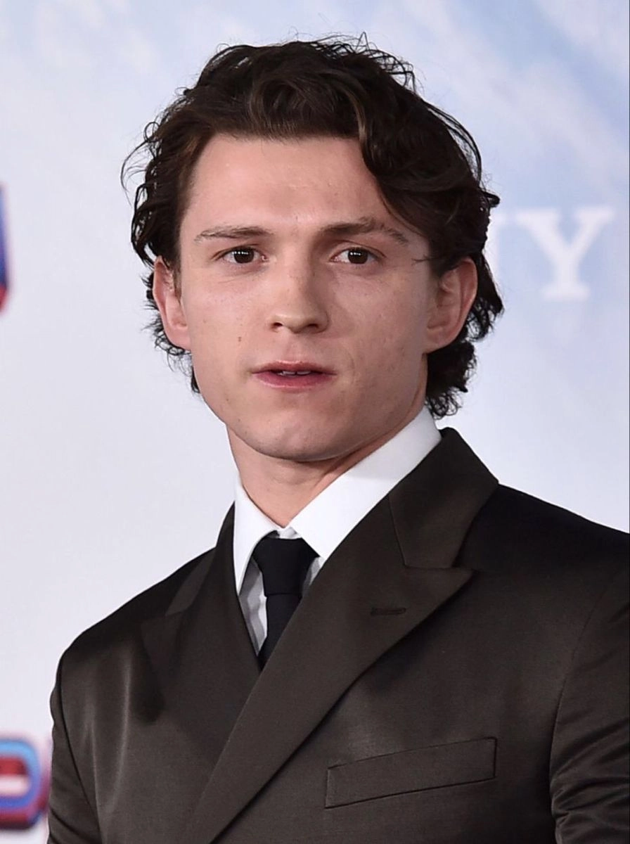 How tall is Tom Holland, anh cao 1m73