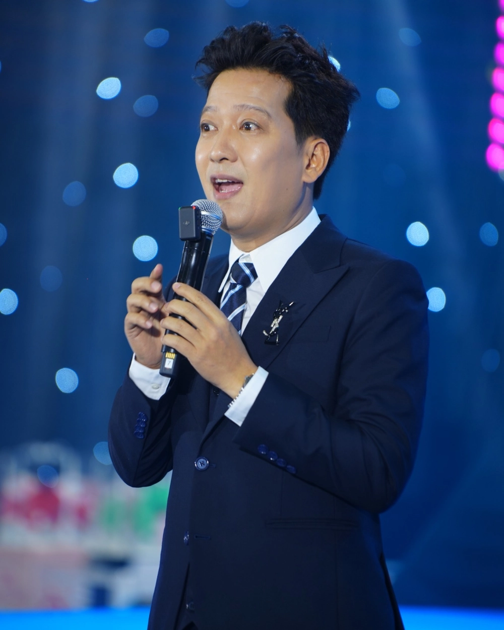 Trường Giang tuổi 42, vẫn nhiệt huyết trên sân khấu