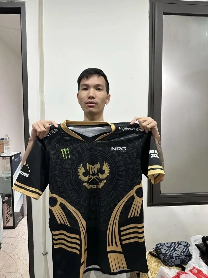 Gợi ý những bức meme tú sena ngầu