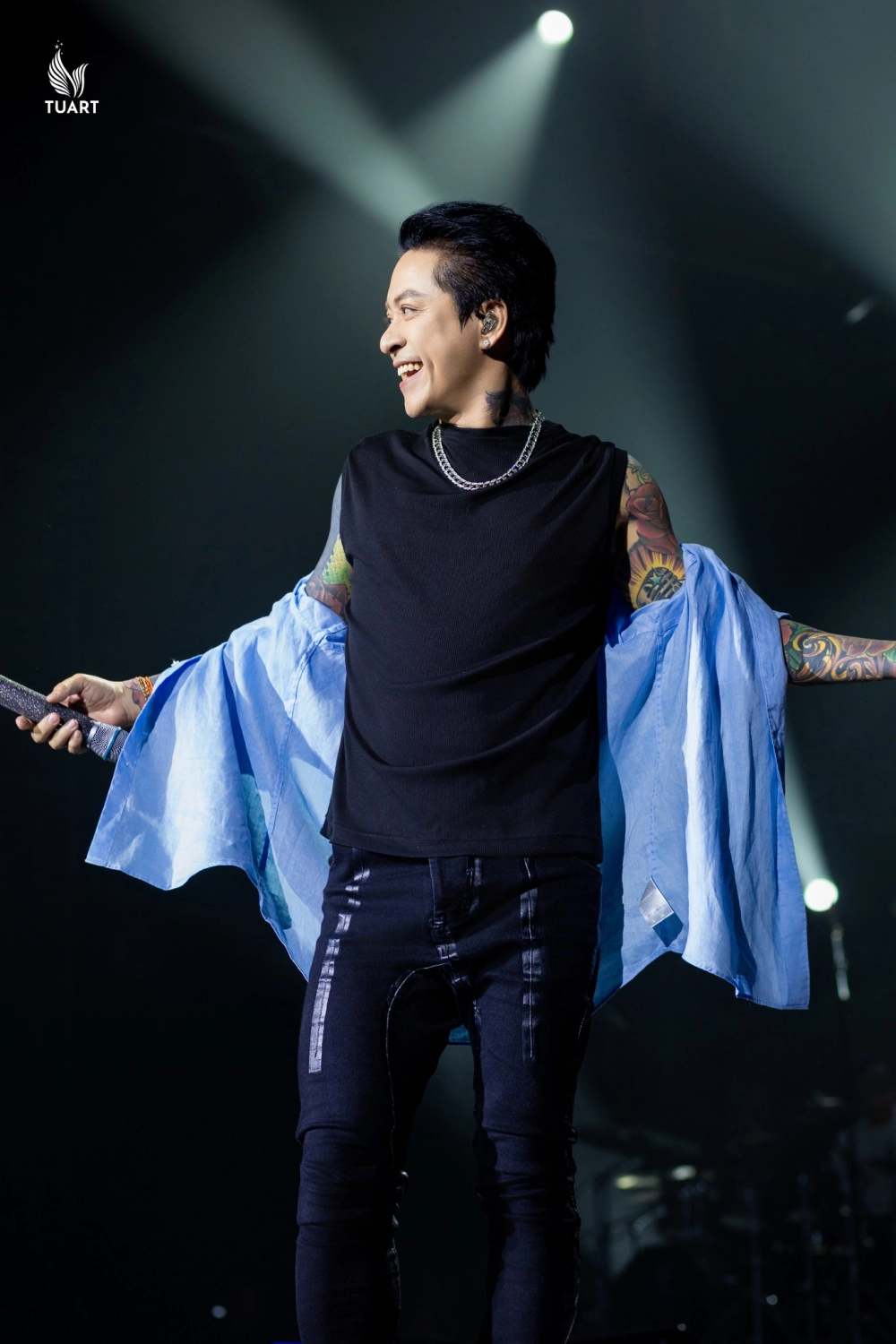 Ca sĩ Tuấn Hưng khẳng định vị thế trên sân khấu