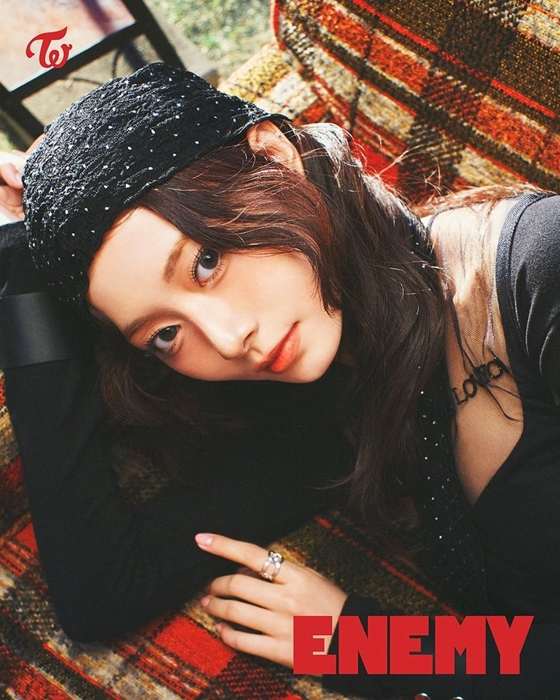 Tzuyu IG chia sẻ hình ảnh đời thường giản dị nhưng cuốn hút