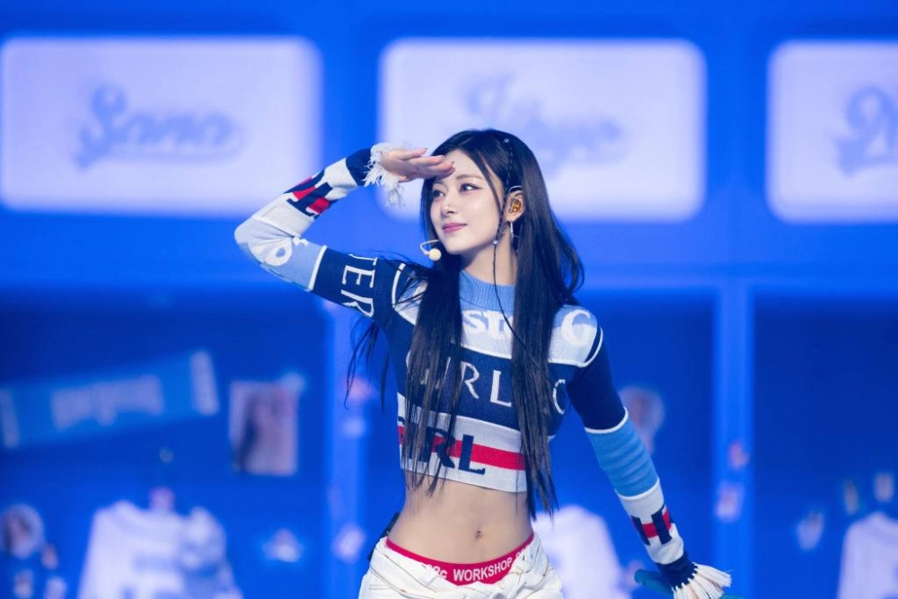 Tzuyu MV luôn gây ấn tượng mạnh với visual nổi bật