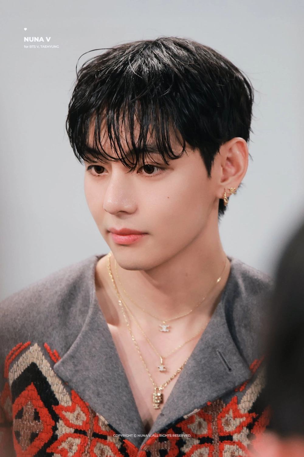 Tên thật của V BTS chính là Kim Taehyung tài năng