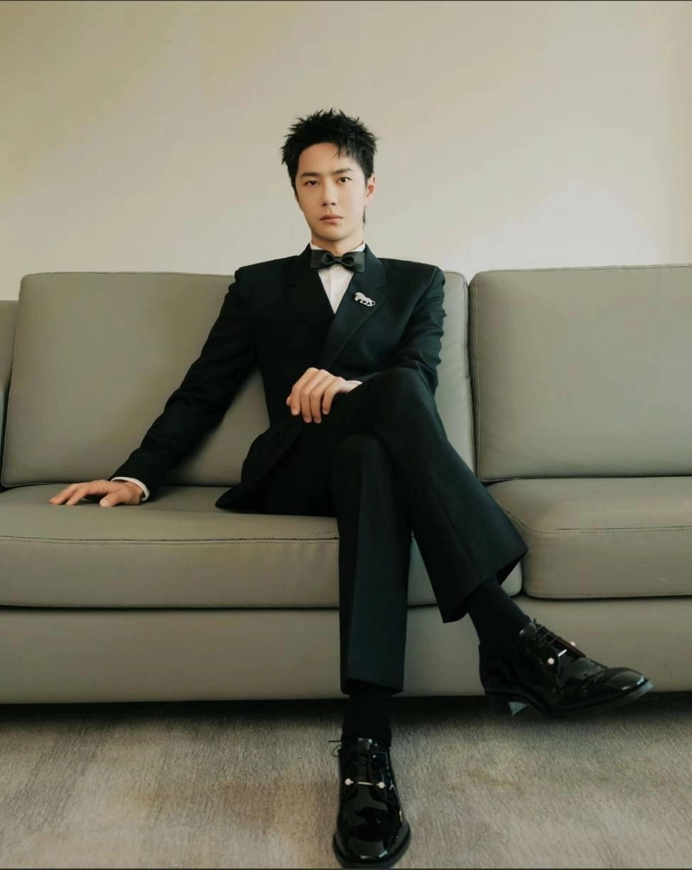 Meme Vương Nhất Bác gây bão mạng xã hội không ngừng