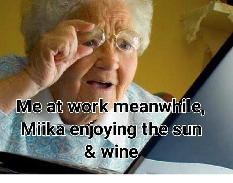 Thức dậy cùng những hình woman meme hài hước