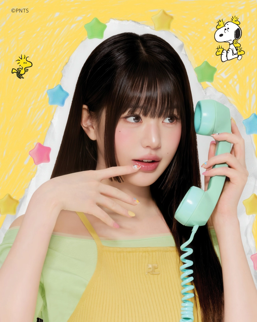 Jang Wonyoung thành viên nhóm nhạc IVE nổi bật trên sân khấu