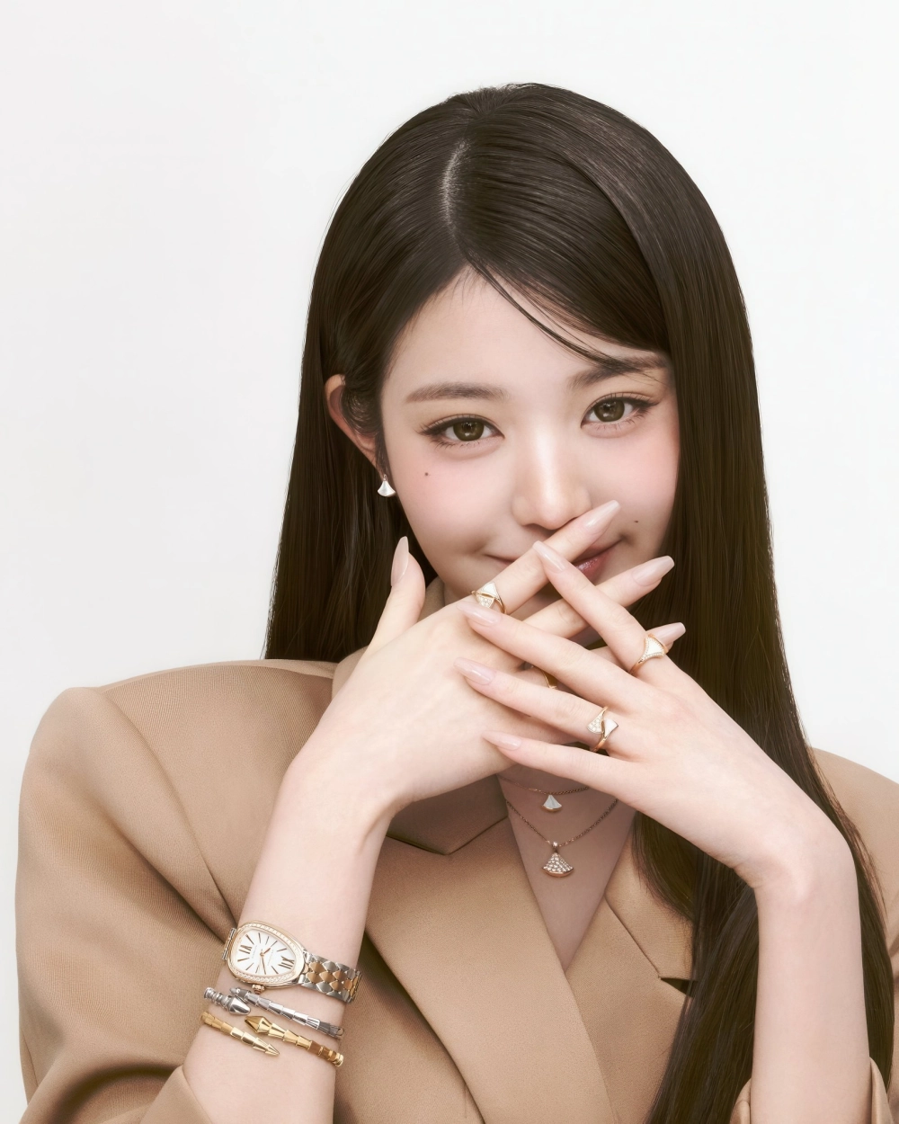 Wonyoung makeup đa dạng phong cách từ ngọt ngào đến quyến rũ